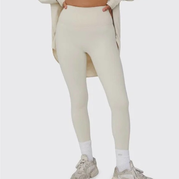 SET Active Pants - Set Active Cream Leggings Size: M